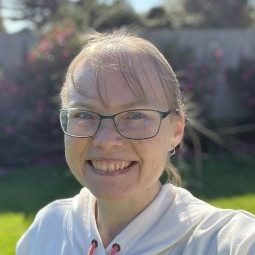 linda headshot white hoodie resized